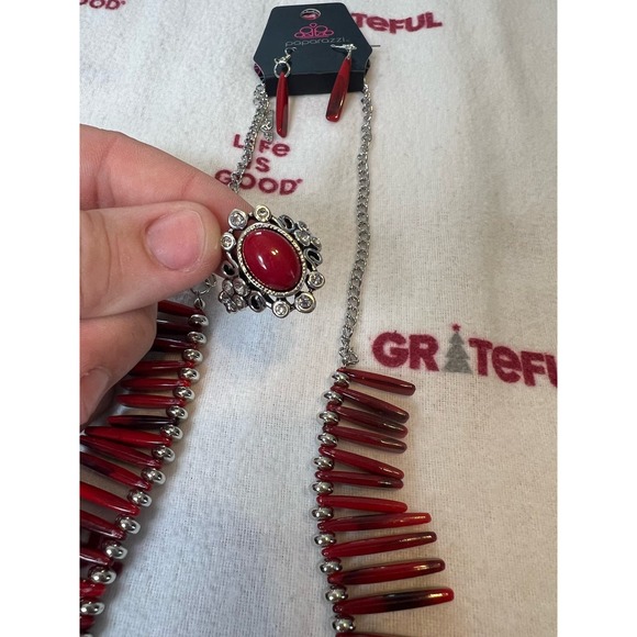 NWT Paparazzi Red and silver necklace and ring set - Picture 3 of 5